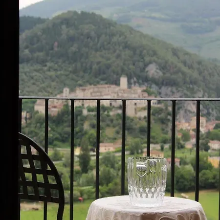 Il Castello Sul * ארונה